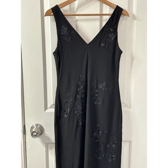 Lauren Ralph Lauren Women’s Black Floral Embroidered  Deep V Midi Dress Size 8 - Picture 4 of 5